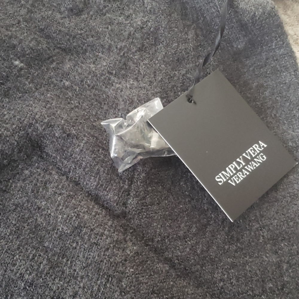 Simply Vera Sweater NWT - Picture 8 of 8